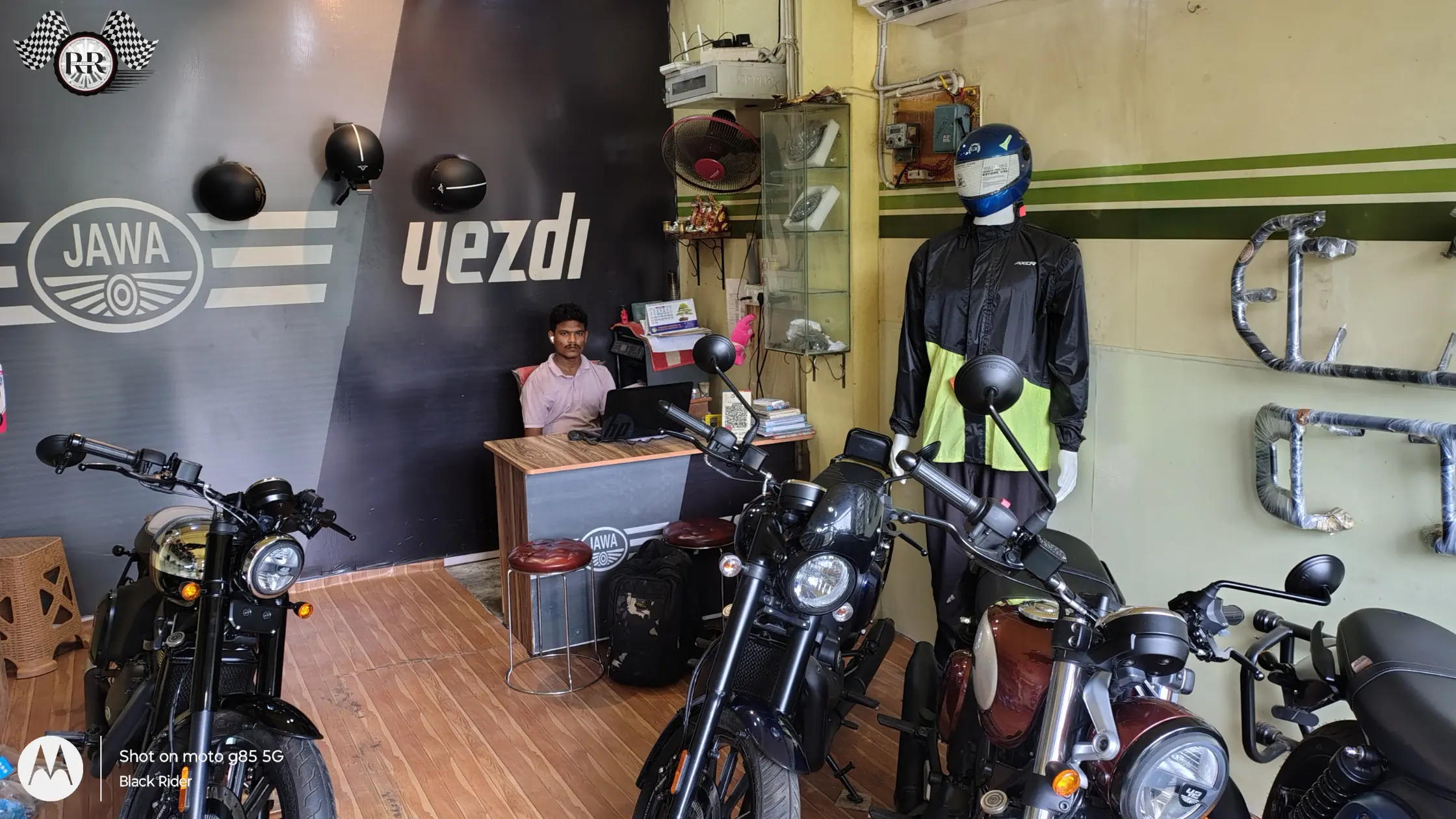 Yezdi - Showroom_1